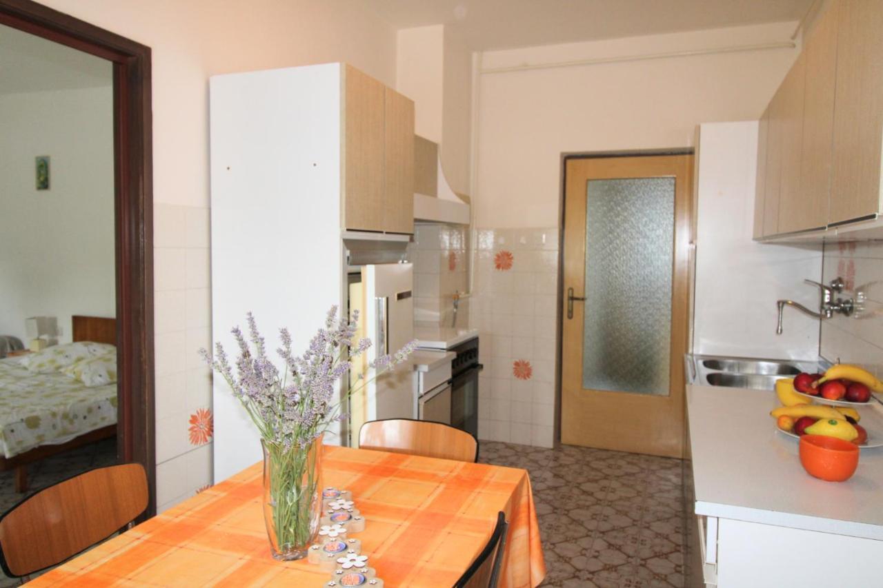 Apartment Valentina Ližnjan Екстериор снимка