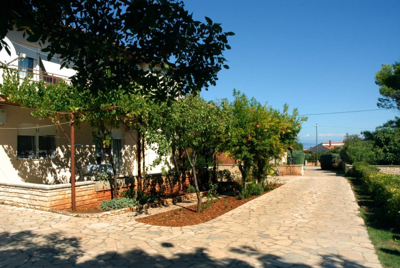 Apartment Valentina Ližnjan Екстериор снимка